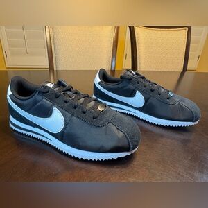 New Nike Cortez  Black White Sneaker Shoes Size US 6